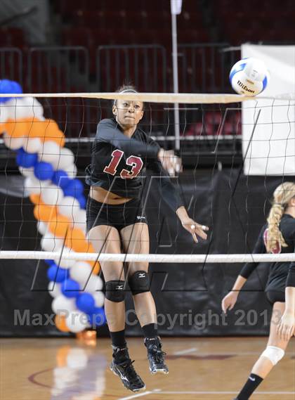 Thumbnail 1 in Hough vs. Wakefield (NCHSAA 4A Final) photogallery.