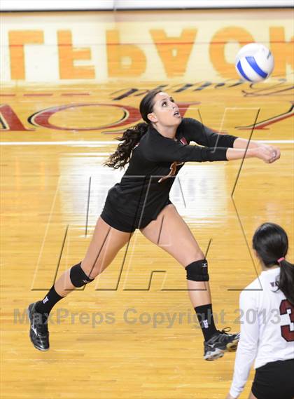 Thumbnail 1 in Hough vs. Wakefield (NCHSAA 4A Final) photogallery.