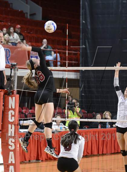 Thumbnail 2 in Hough vs. Wakefield (NCHSAA 4A Final) photogallery.