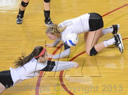 Thumbnail 3 in Hough vs. Wakefield (NCHSAA 4A Final) photogallery.