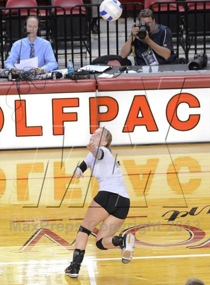 Thumbnail 3 in Hough vs. Wakefield (NCHSAA 4A Final) photogallery.