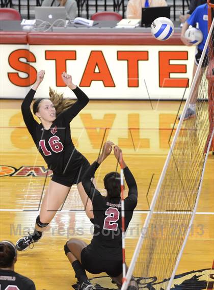 Thumbnail 2 in Hough vs. Wakefield (NCHSAA 4A Final) photogallery.