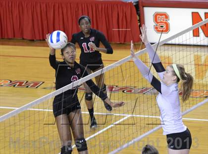 Thumbnail 3 in Hough vs. Wakefield (NCHSAA 4A Final) photogallery.