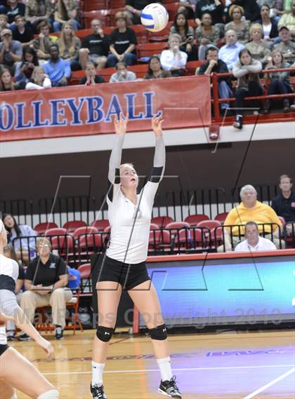Thumbnail 1 in Hough vs. Wakefield (NCHSAA 4A Final) photogallery.