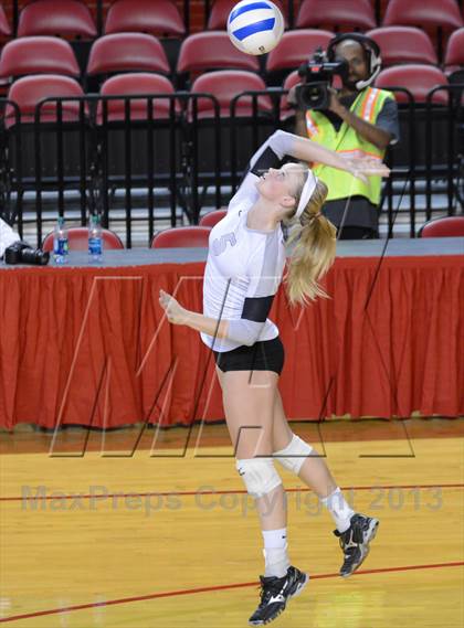 Thumbnail 2 in Hough vs. Wakefield (NCHSAA 4A Final) photogallery.