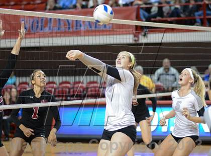 Thumbnail 1 in Hough vs. Wakefield (NCHSAA 4A Final) photogallery.