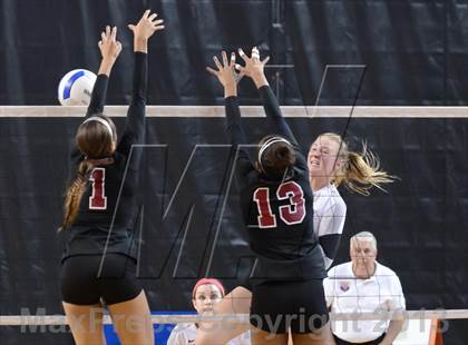 Thumbnail 3 in Hough vs. Wakefield (NCHSAA 4A Final) photogallery.