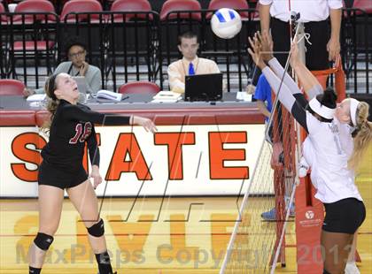 Thumbnail 3 in Hough vs. Wakefield (NCHSAA 4A Final) photogallery.