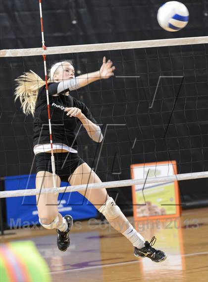 Thumbnail 2 in Hough vs. Wakefield (NCHSAA 4A Final) photogallery.