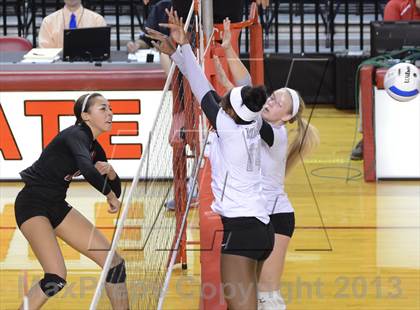 Thumbnail 3 in Hough vs. Wakefield (NCHSAA 4A Final) photogallery.