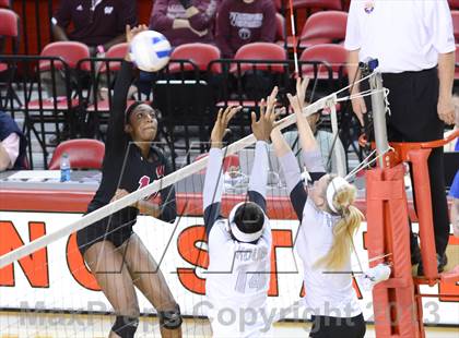 Thumbnail 1 in Hough vs. Wakefield (NCHSAA 4A Final) photogallery.