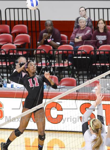 Thumbnail 3 in Hough vs. Wakefield (NCHSAA 4A Final) photogallery.