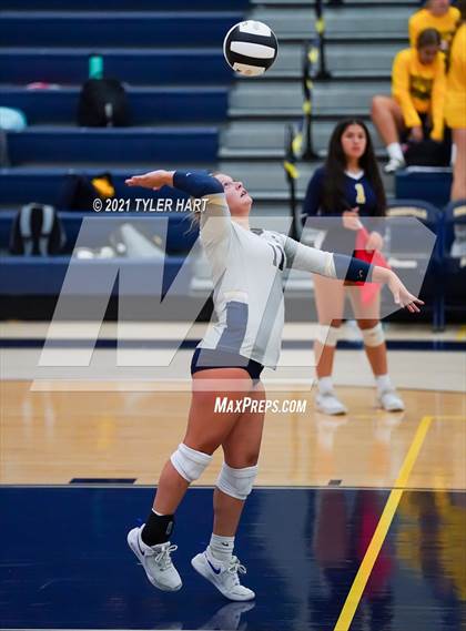 Thumbnail 3 in Decatur Central @ Mooresville photogallery.