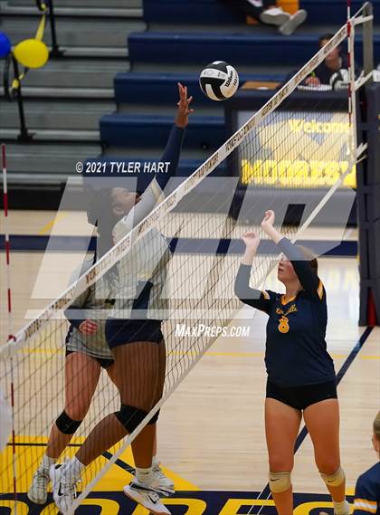 Thumbnail 3 in Decatur Central @ Mooresville photogallery.