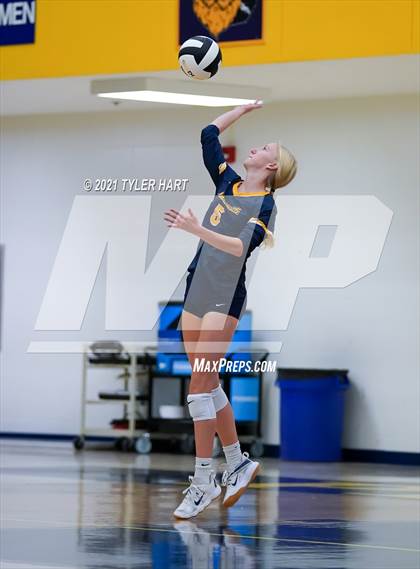 Thumbnail 3 in Decatur Central @ Mooresville photogallery.