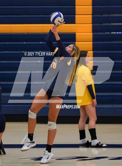 Thumbnail 3 in Decatur Central @ Mooresville photogallery.