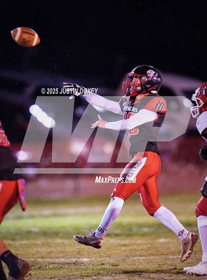 Thumbnail 1 in Tonopah vs Carlin (NIAA 1A State Semifinal) photogallery.