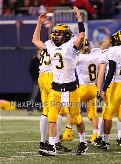Thumbnail 2 in Secaucus vs. Cedar Grove (NJSIAA Public North 2 Group 1 Final) photogallery.