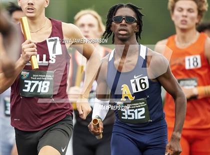 Thumbnail 2 in FHSAA 4A Finals (4 x 800 Meter) photogallery.