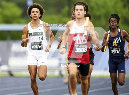 Thumbnail 1 in FHSAA 4A Finals (4 x 800 Meter) photogallery.