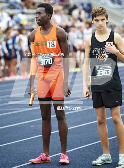 Thumbnail 2 in FHSAA 4A Finals (4 x 800 Meter) photogallery.