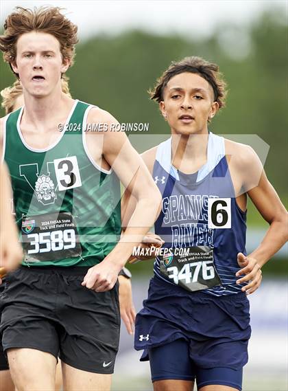 Thumbnail 3 in FHSAA 4A Finals (4 x 800 Meter) photogallery.