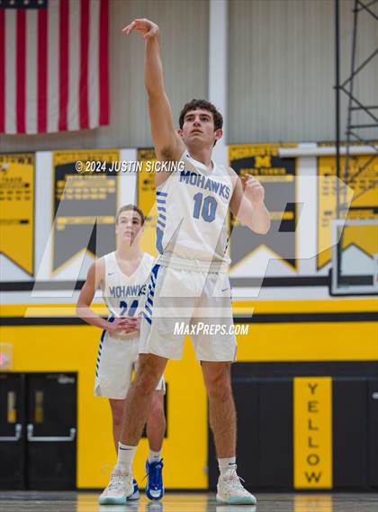 Thumbnail 3 in Waldron vs. Herron photogallery.