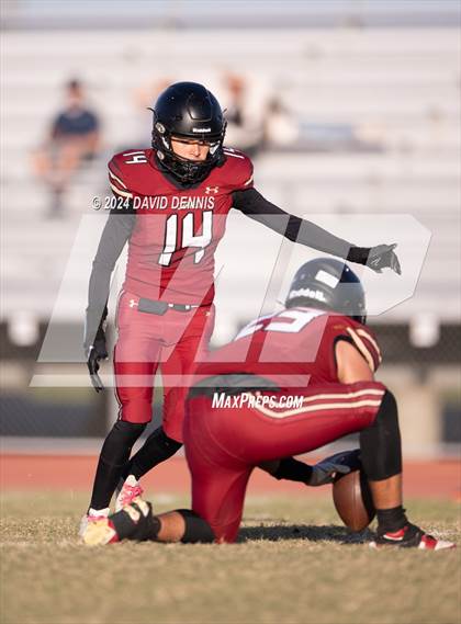 Thumbnail 2 in Chavez @ Shafter photogallery.