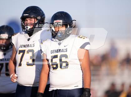 Thumbnail 2 in Chavez @ Shafter photogallery.