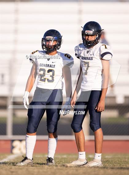 Thumbnail 2 in Chavez @ Shafter photogallery.