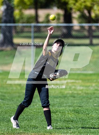 Thumbnail 2 in Newbury Park vs Foothill Tech photogallery.