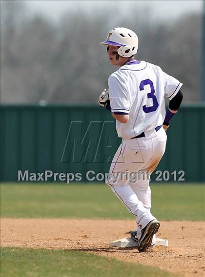 Thumbnail 3 in Farmersville vs Lake Worth (Ferris Tournament) photogallery.