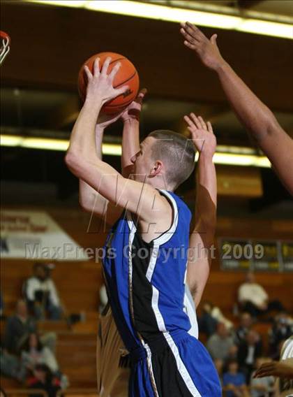 Thumbnail 3 in Rocklin vs. West Valley (MaxPreps Holiday Classic) photogallery.