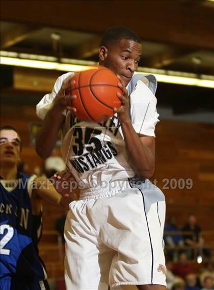 Thumbnail 1 in Rocklin vs. West Valley (MaxPreps Holiday Classic) photogallery.