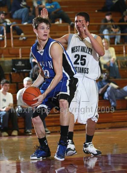 Thumbnail 1 in Rocklin vs. West Valley (MaxPreps Holiday Classic) photogallery.
