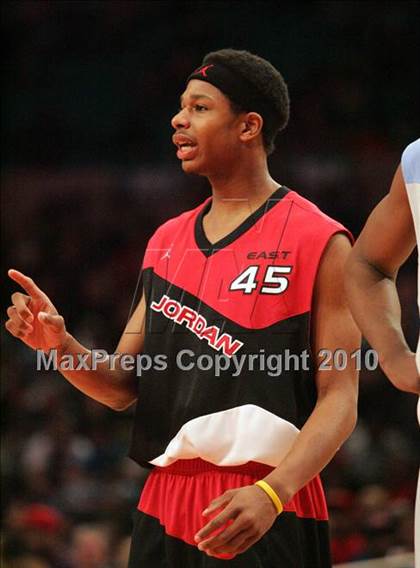 Thumbnail 2 in 2010 Jordan Brand Classic @ Madison Square Garden photogallery.