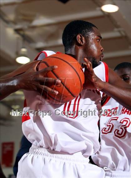 Thumbnail 2 in Verbum Dei @ Redondo (Seahawk Classic) photogallery.