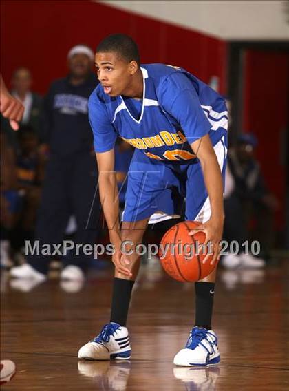 Thumbnail 2 in Verbum Dei @ Redondo (Seahawk Classic) photogallery.