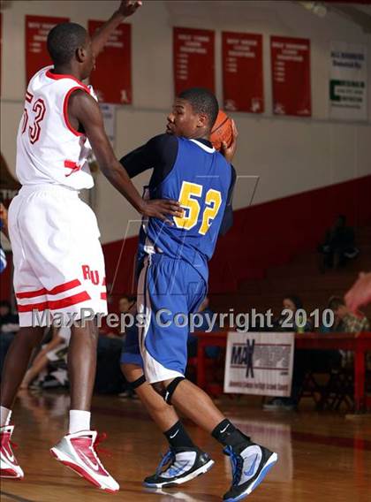 Thumbnail 2 in Verbum Dei @ Redondo (Seahawk Classic) photogallery.