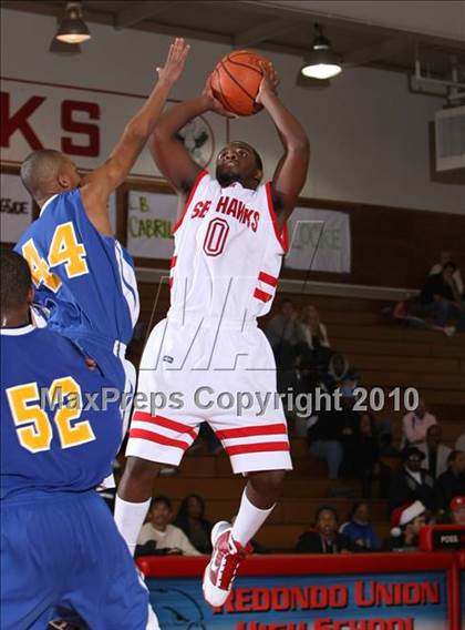 Thumbnail 1 in Verbum Dei @ Redondo (Seahawk Classic) photogallery.