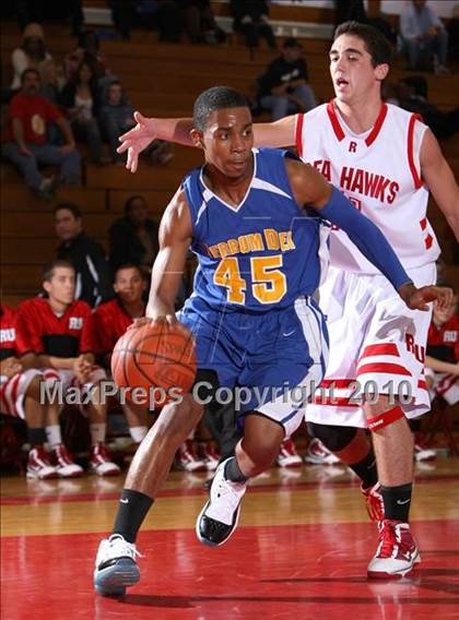 Thumbnail 1 in Verbum Dei @ Redondo (Seahawk Classic) photogallery.