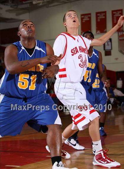 Thumbnail 1 in Verbum Dei @ Redondo (Seahawk Classic) photogallery.