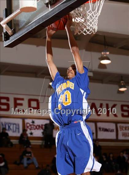 Thumbnail 1 in Verbum Dei @ Redondo (Seahawk Classic) photogallery.