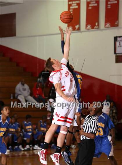 Thumbnail 1 in Verbum Dei @ Redondo (Seahawk Classic) photogallery.