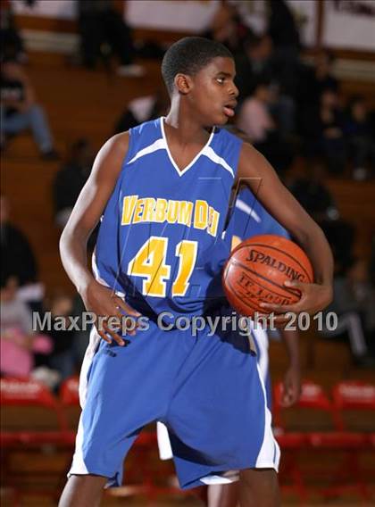 Thumbnail 1 in Verbum Dei @ Redondo (Seahawk Classic) photogallery.