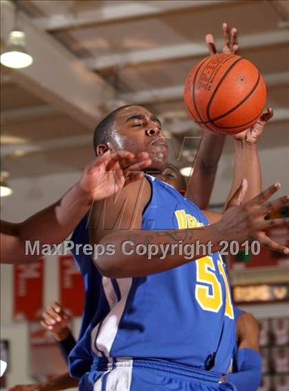 Thumbnail 2 in Verbum Dei @ Redondo (Seahawk Classic) photogallery.