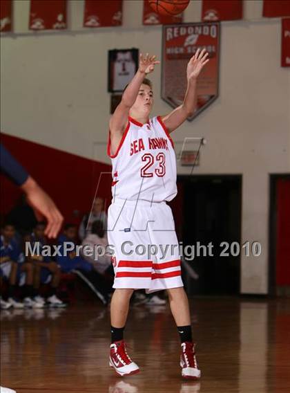 Thumbnail 2 in Verbum Dei @ Redondo (Seahawk Classic) photogallery.