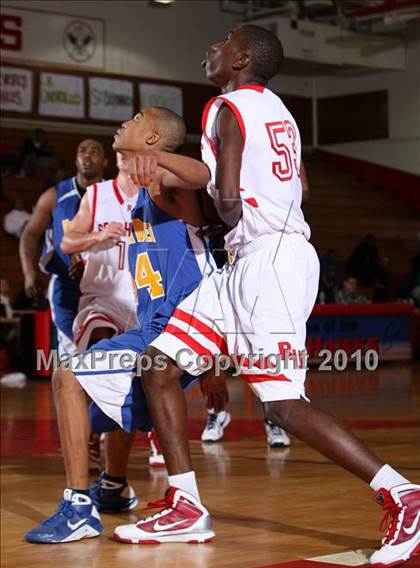 Thumbnail 3 in Verbum Dei @ Redondo (Seahawk Classic) photogallery.