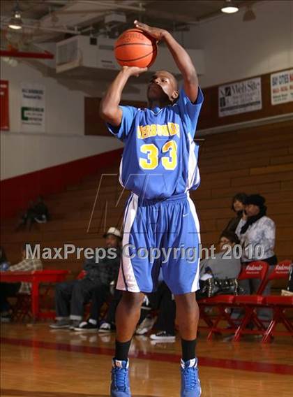 Thumbnail 3 in Verbum Dei @ Redondo (Seahawk Classic) photogallery.