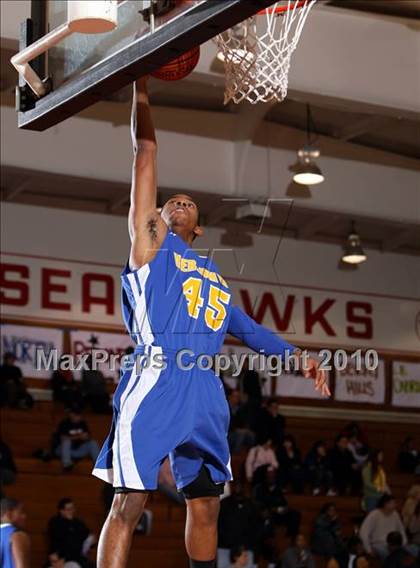 Thumbnail 3 in Verbum Dei @ Redondo (Seahawk Classic) photogallery.